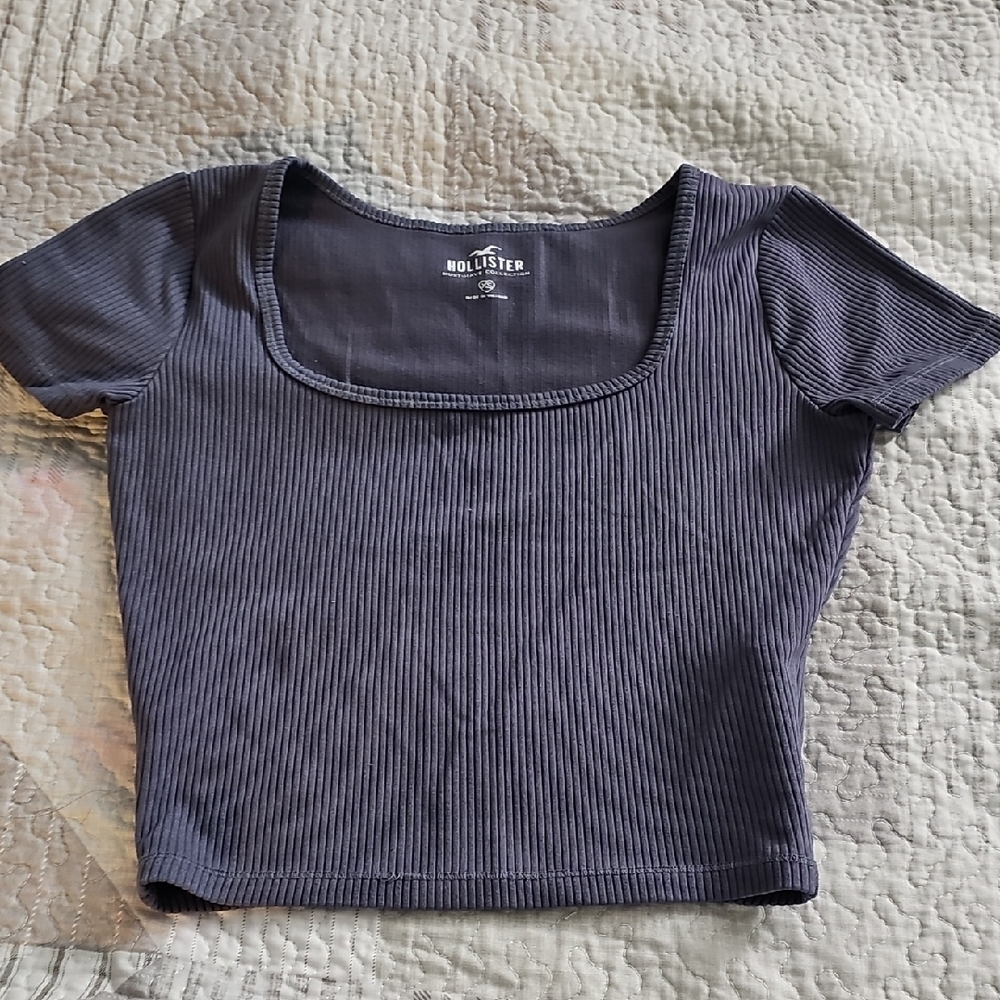 Hollister Women's Navy Ribbed Crop Top